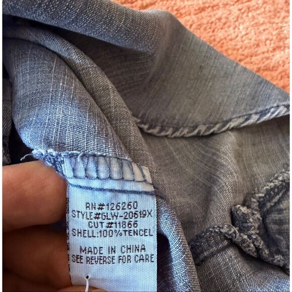 Velvet Heart Tencel Chambray Button Down Shirt Light Blue 1X - Picture 5 of 9